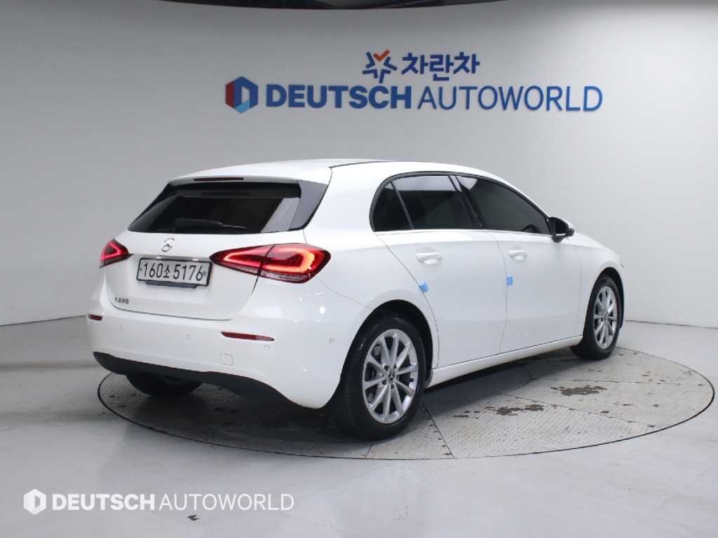 벤츠 A 클래스 A클래스 W177 A220 해치백 이미지 2