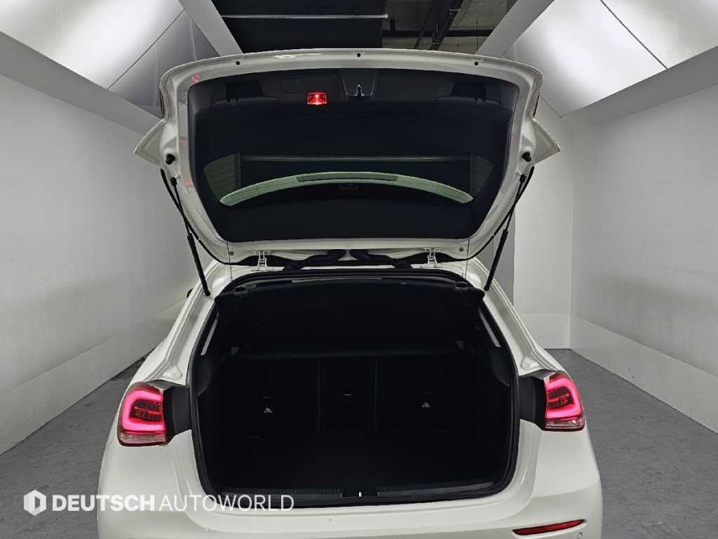 벤츠 A 클래스 A클래스 W177 A220 해치백 이미지 20