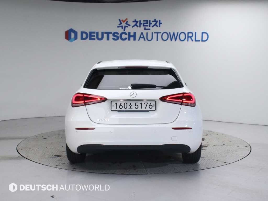 벤츠 A 클래스 A클래스 W177 A220 해치백 이미지 4