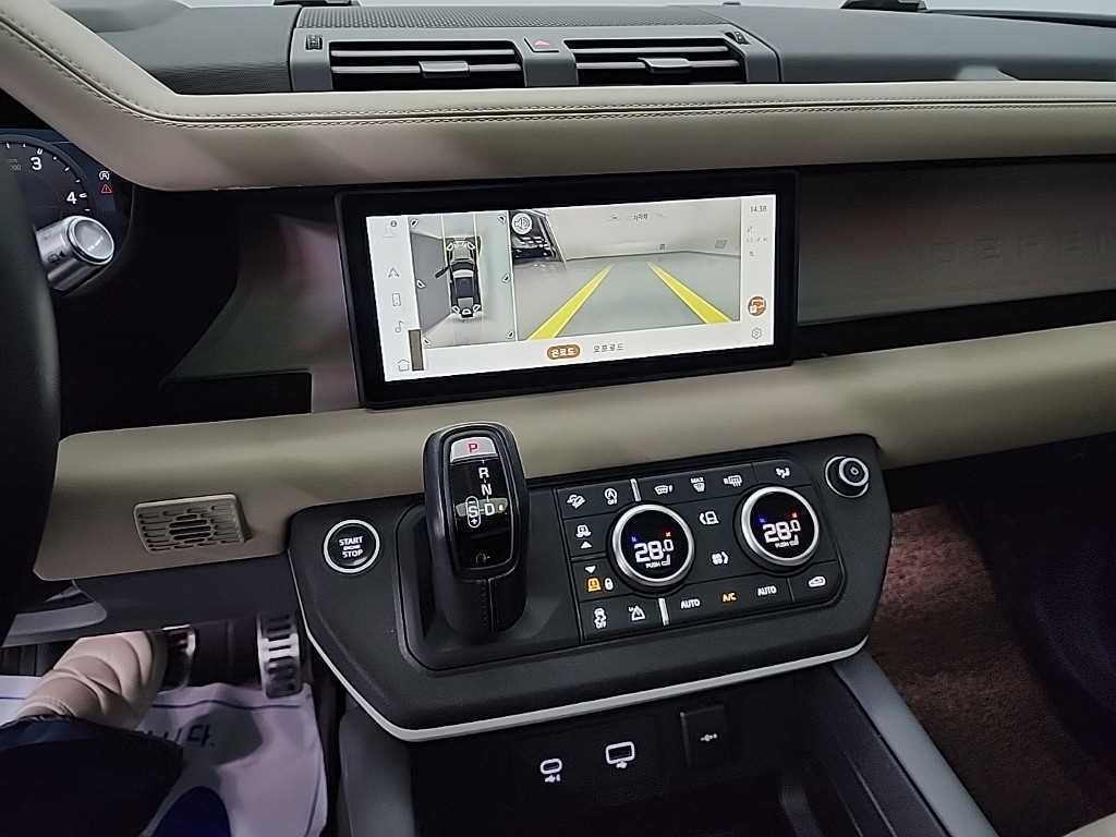 랜드로버 디펜더 디펜더 (L663) 110 D300 HSE 이미지 11