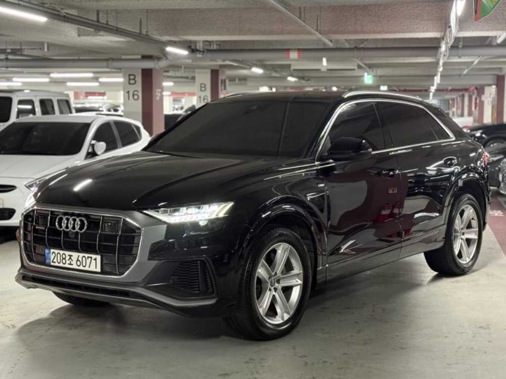 아우디 Q8 45 TDI 콰트로 프리미엄 이미지 1