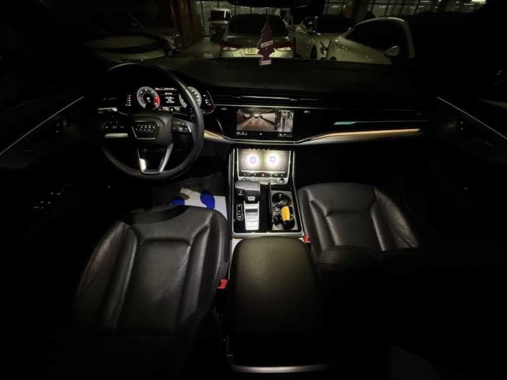 아우디 Q8 45 TDI 콰트로 프리미엄 이미지 10