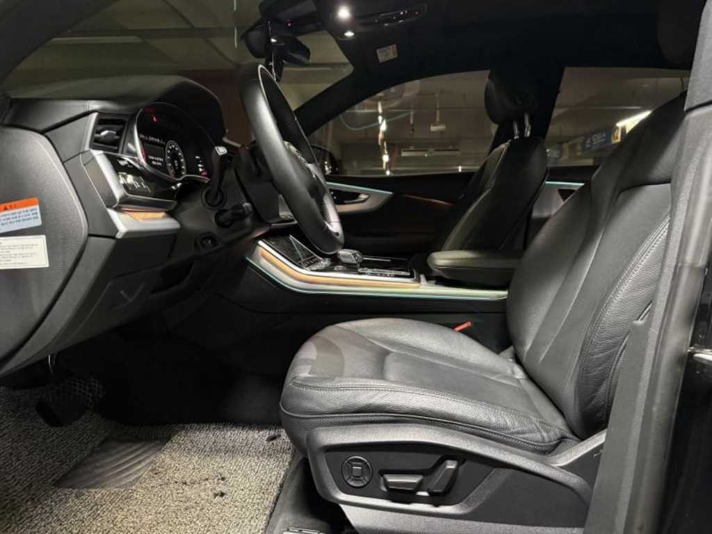 아우디 Q8 45 TDI 콰트로 프리미엄 이미지 11