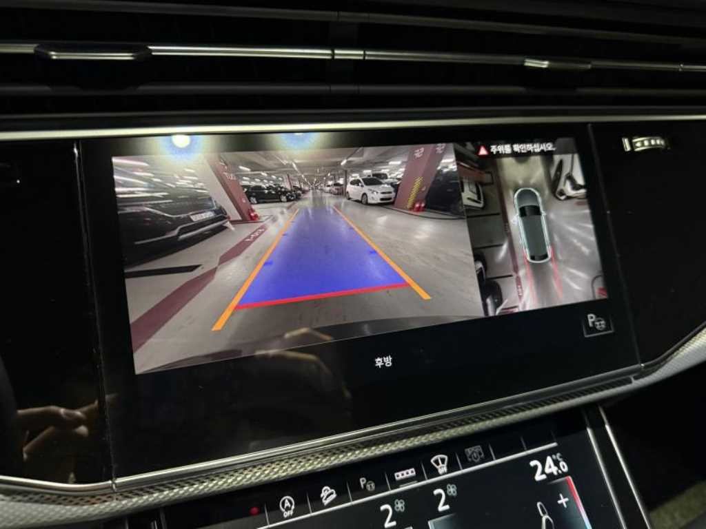 아우디 Q8 45 TDI 콰트로 프리미엄 이미지 14