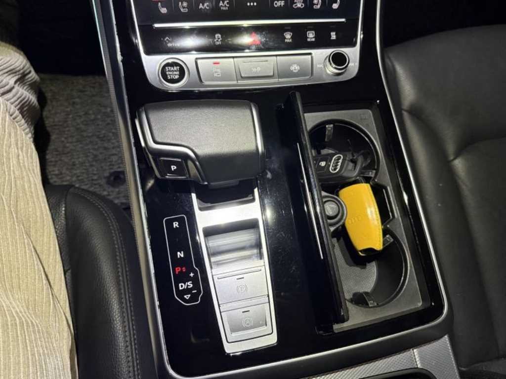 아우디 Q8 45 TDI 콰트로 프리미엄 이미지 18