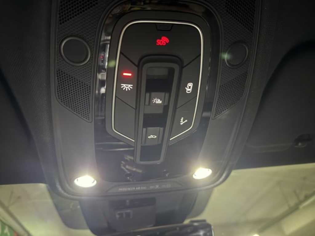 아우디 Q8 45 TDI 콰트로 프리미엄 이미지 20
