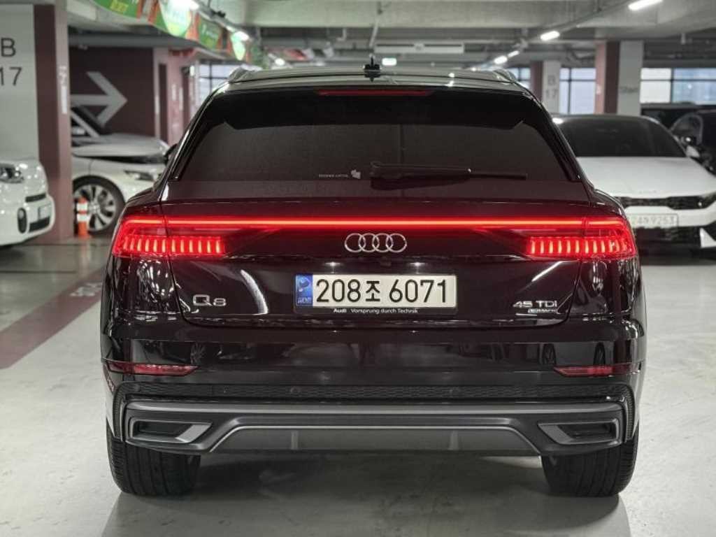 아우디 Q8 45 TDI 콰트로 프리미엄 이미지 3