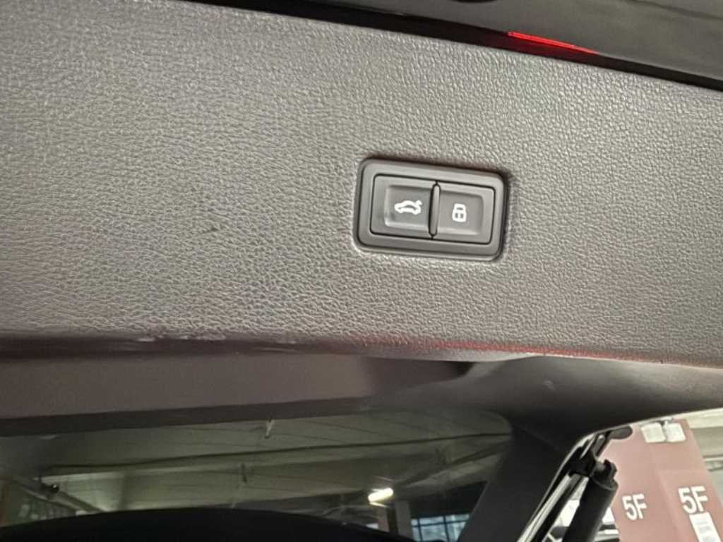아우디 Q8 45 TDI 콰트로 프리미엄 이미지 5