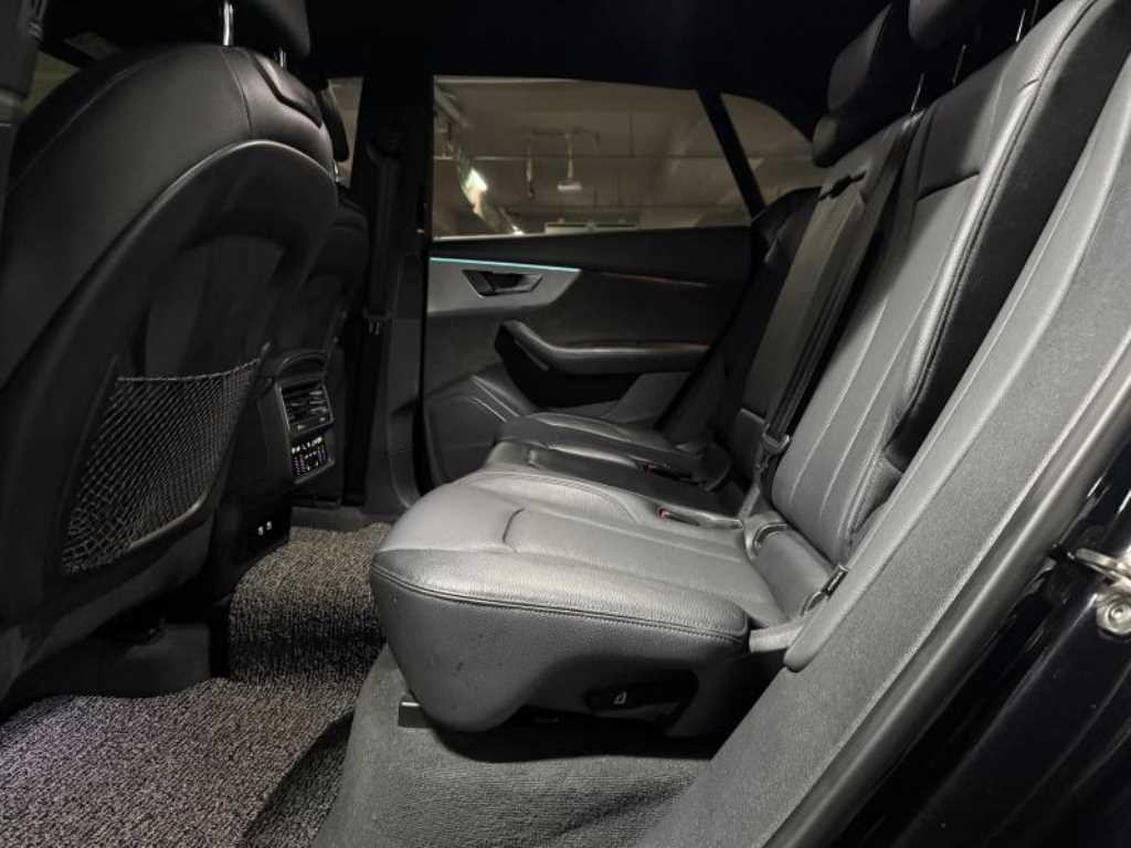 아우디 Q8 45 TDI 콰트로 프리미엄 이미지 8