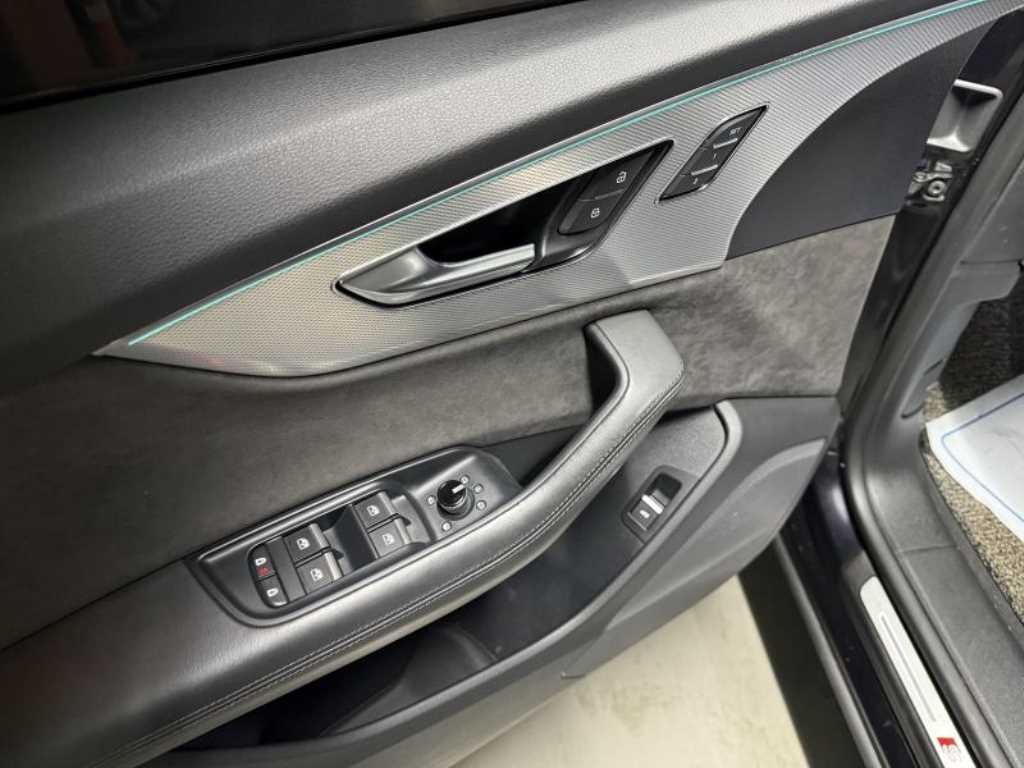 아우디 Q8 45 TDI 콰트로 프리미엄 이미지 9