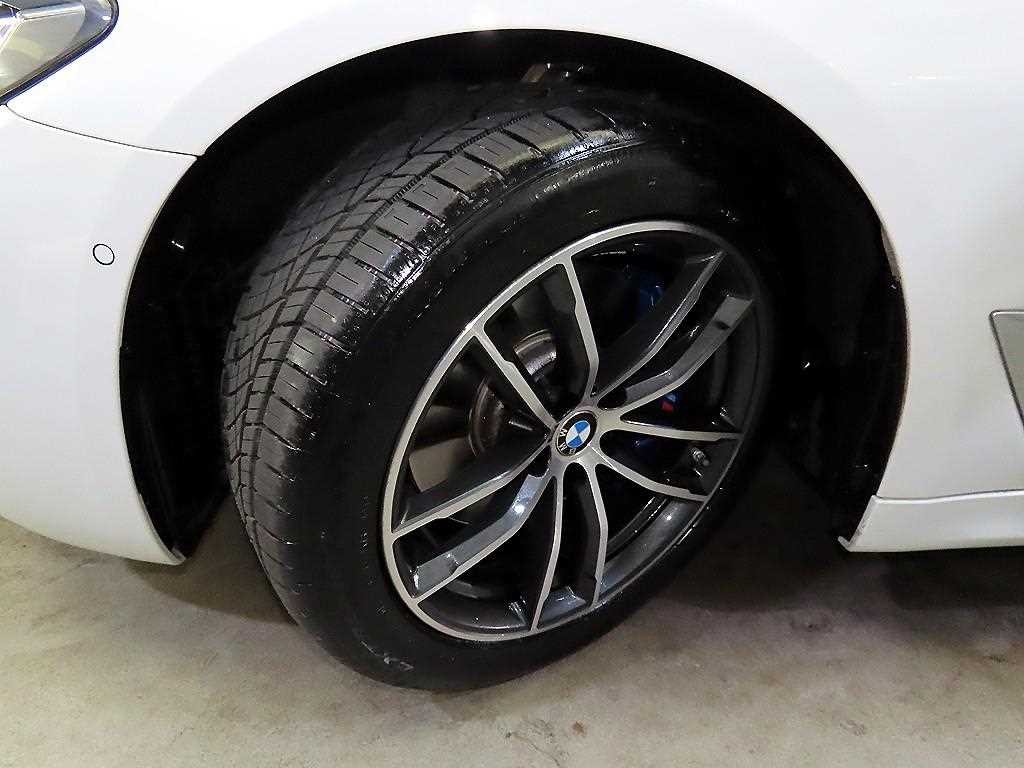 BMW 5시리즈 5시리즈 (G30) 520i M 스포츠 이미지 20