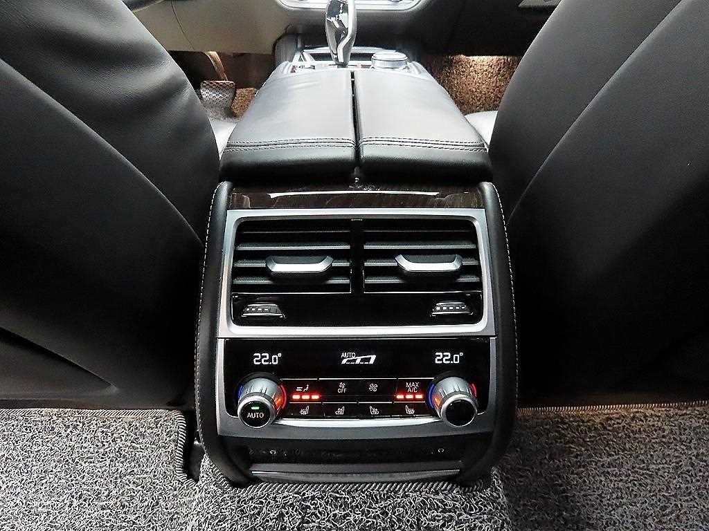 BMW 7시리즈 7시리즈 (G11) 740Li xDrive 이미지 17