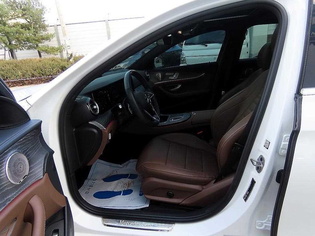 벤츠 E 클래스 E-클래스 W213 E350 4MATIC 익스클루시브 이미지 5