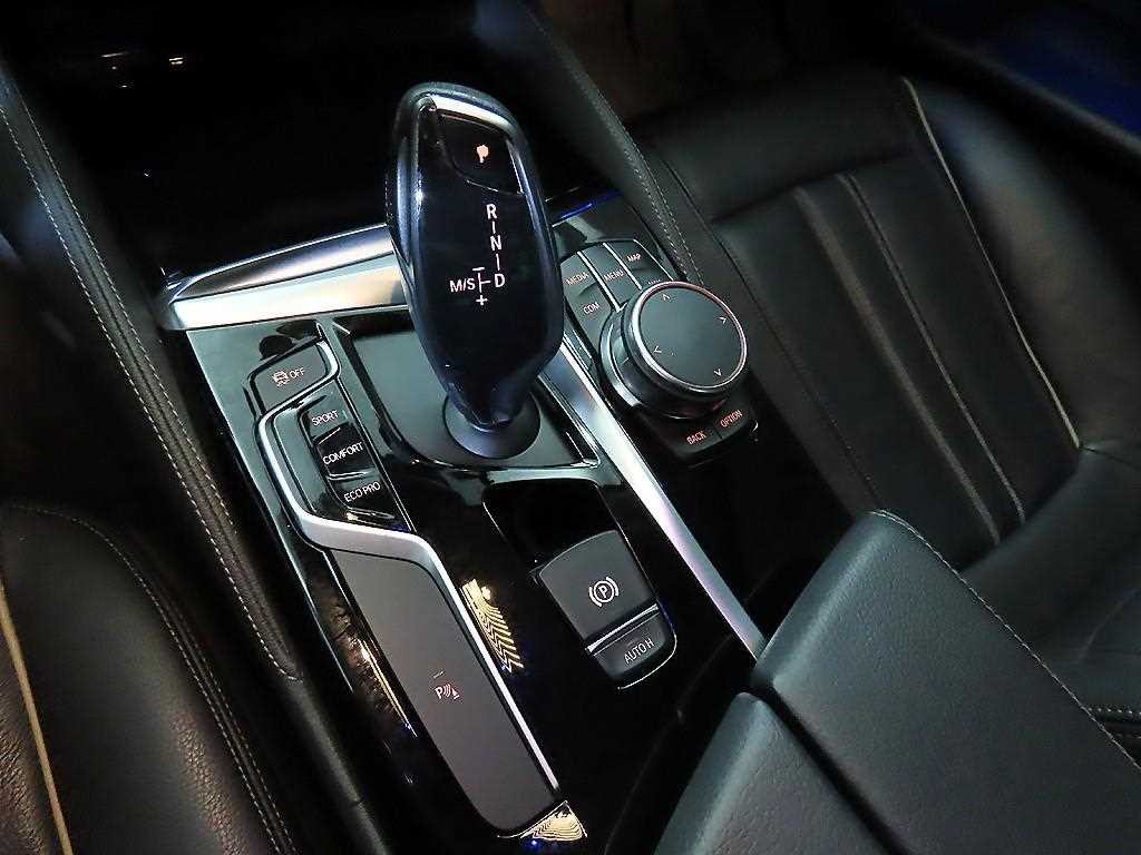 BMW 5시리즈 5시리즈 (G30) 520i 럭셔리 이미지 12