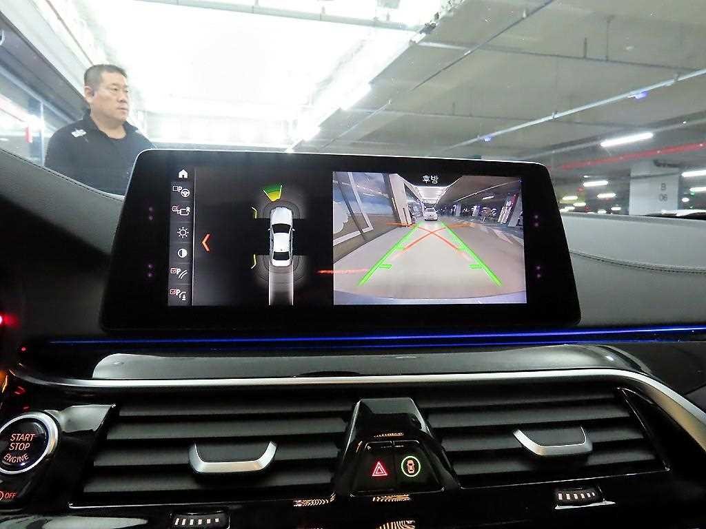 BMW 5시리즈 5시리즈 (G30) 520i 럭셔리 이미지 14