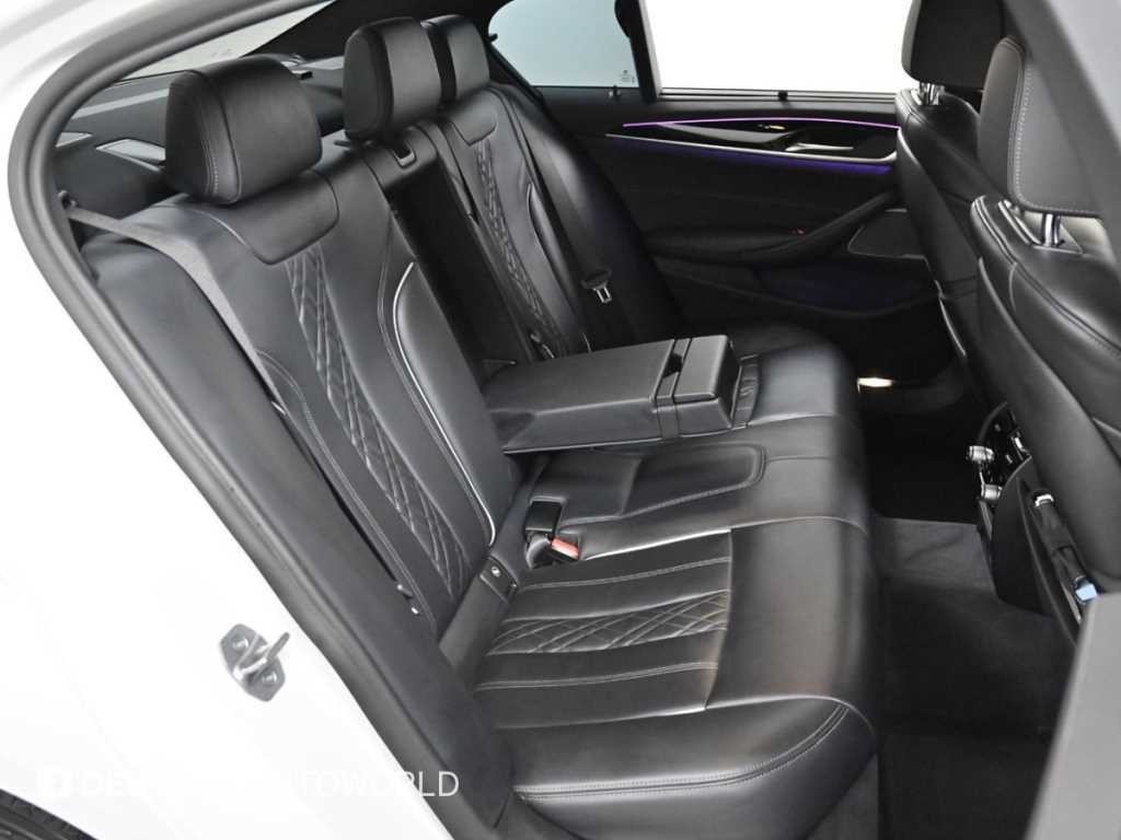 BMW 5시리즈 5시리즈 (G30) 530i M 스포츠 이미지 12
