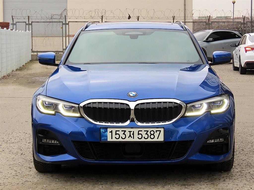 BMW 3시리즈 3시리즈 (G20) 320d 투어링 M 스포츠 이미지 1