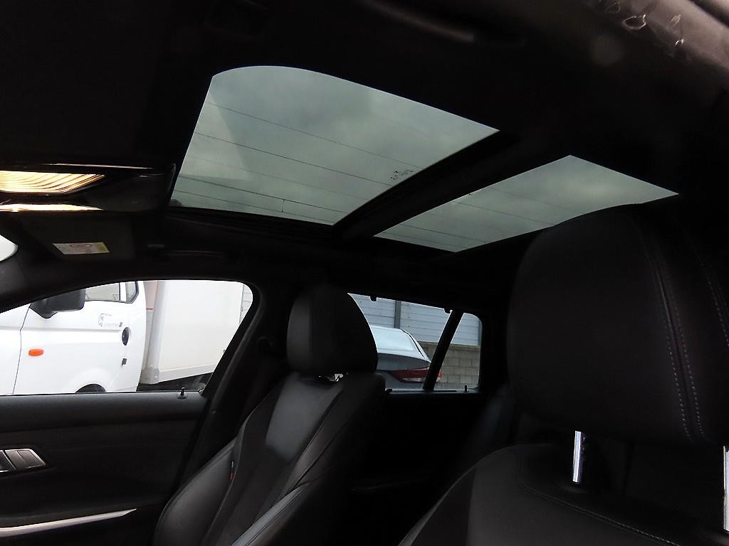 BMW 3시리즈 3시리즈 (G20) 320d 투어링 M 스포츠 이미지 16