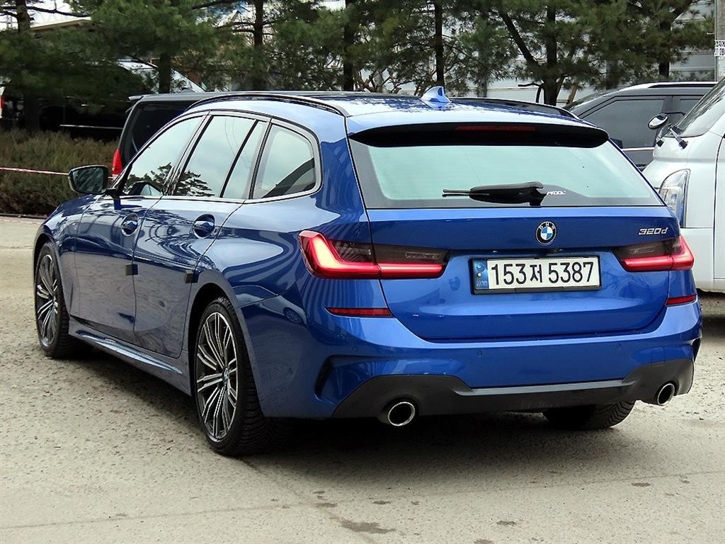 BMW 3시리즈 3시리즈 (G20) 320d 투어링 M 스포츠 이미지 3
