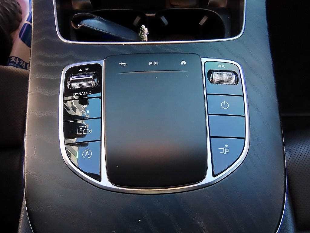 벤츠 E 클래스 E-클래스 W213 E300d 4MATIC 쿠페 이미지 13