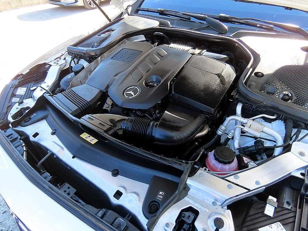 벤츠 E 클래스 E-클래스 W213 E300d 4MATIC 쿠페 이미지 19