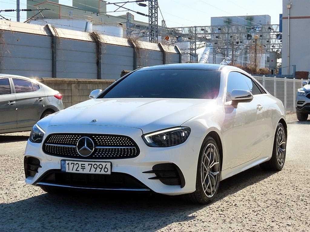 벤츠 E 클래스 E-클래스 W213 E300d 4MATIC 쿠페 이미지 2