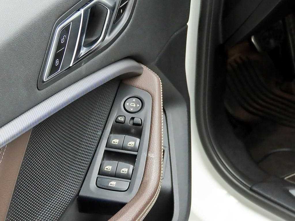 BMW 1시리즈 1시리즈 (F40) 120i M 스포츠 이미지 13