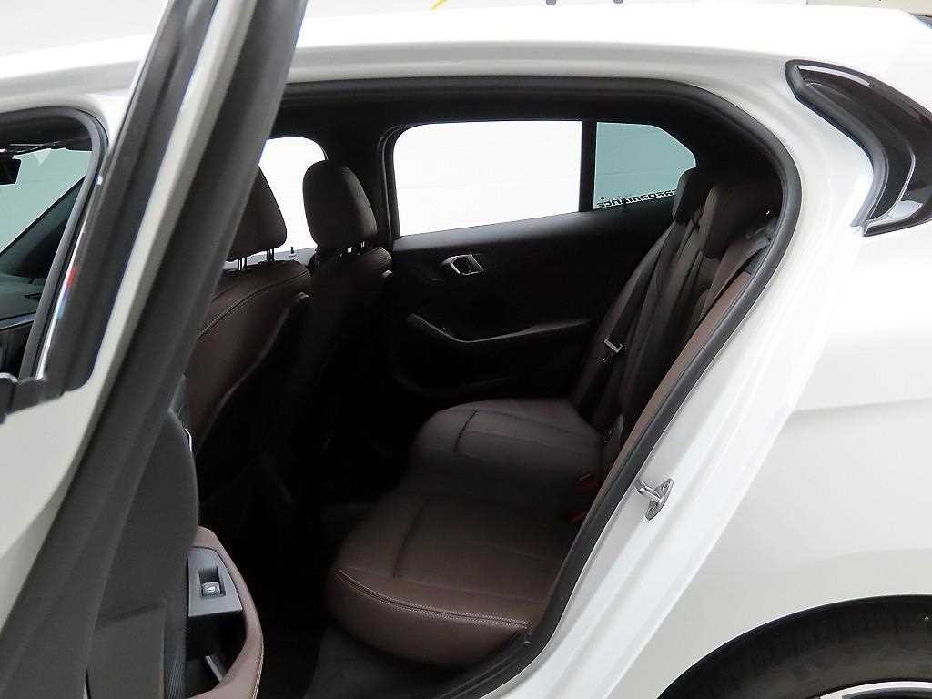 BMW 1시리즈 1시리즈 (F40) 120i M 스포츠 이미지 16
