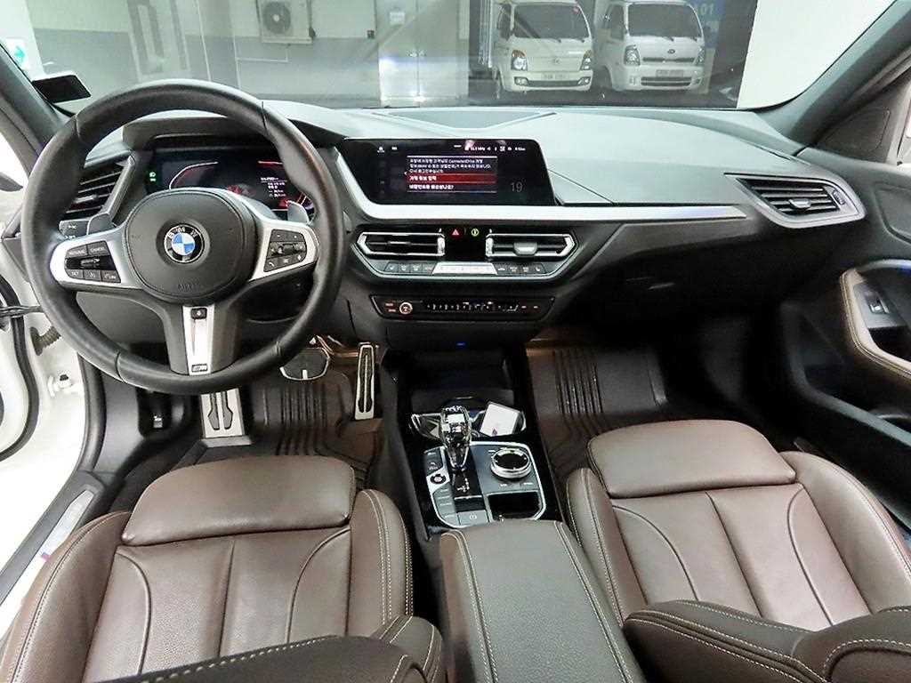 BMW 1시리즈 1시리즈 (F40) 120i M 스포츠 이미지 9