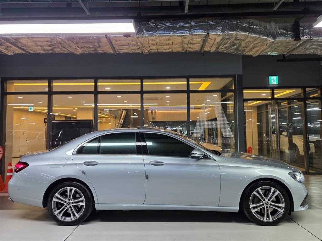 벤츠 E 클래스 E-클래스 W213 E350 4MATIC 아방가르드 이미지 3