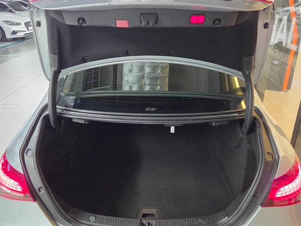 벤츠 E 클래스 E-클래스 W213 E350 4MATIC 아방가르드 이미지 6