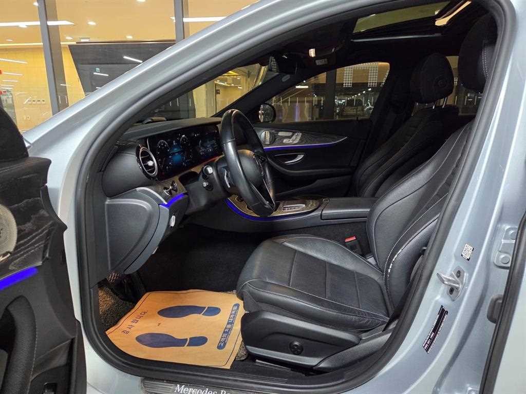 벤츠 E 클래스 E-클래스 W213 E350 4MATIC 아방가르드 이미지 8