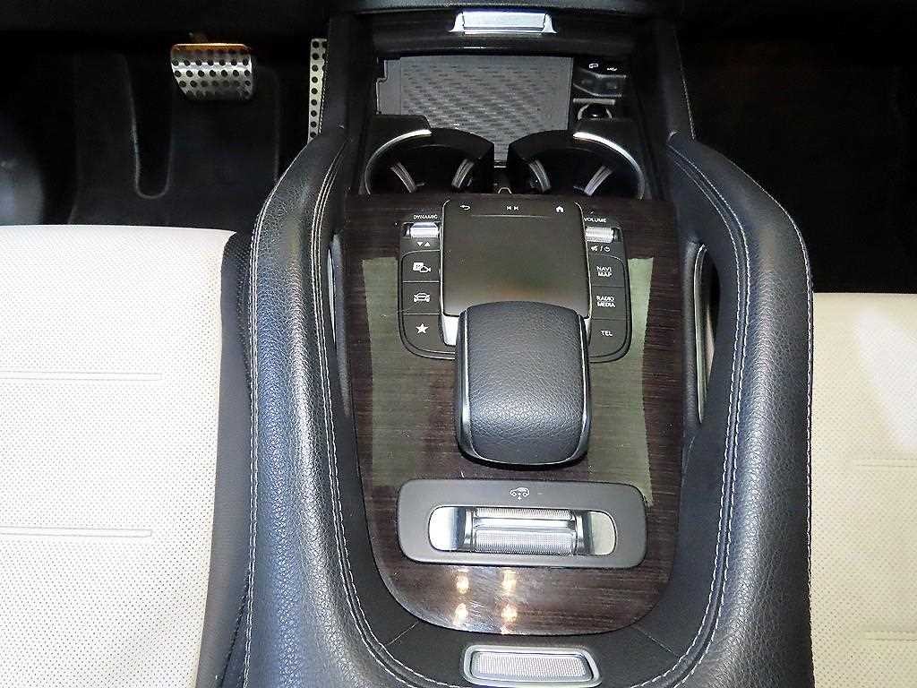 벤츠 GLE 클래스 GLE 클래스 W167 GLE 400d 4MATIC 쿠페 이미지 12