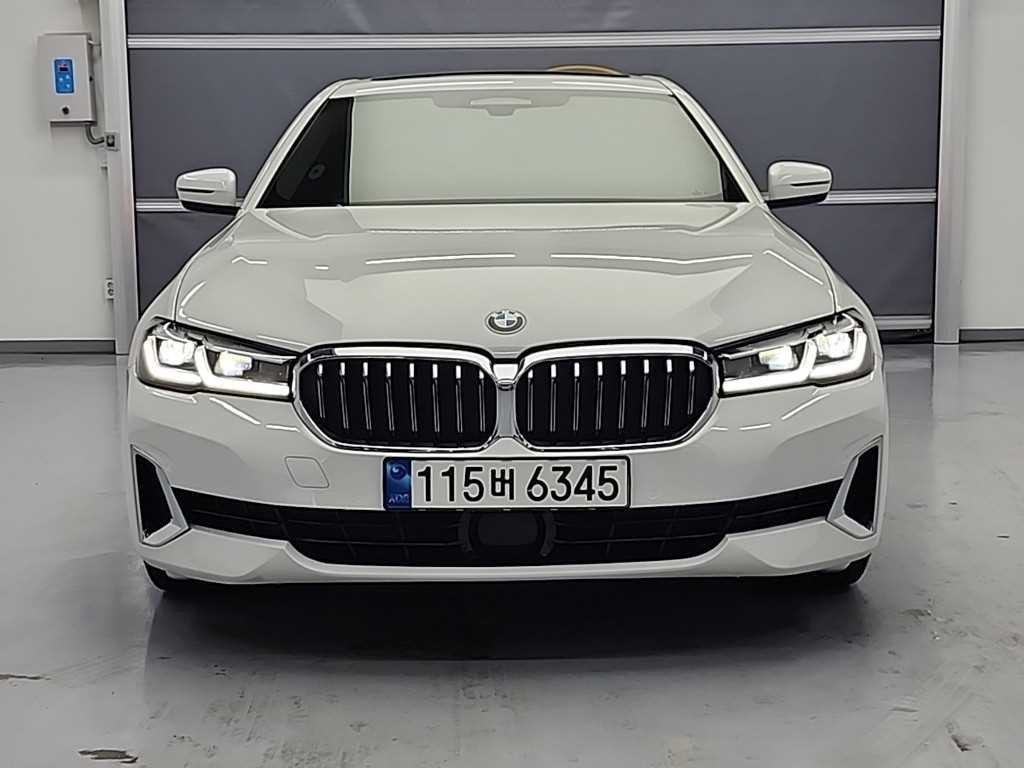 BMW 5시리즈 5시리즈 (G30) 520i 럭셔리 이미지 2