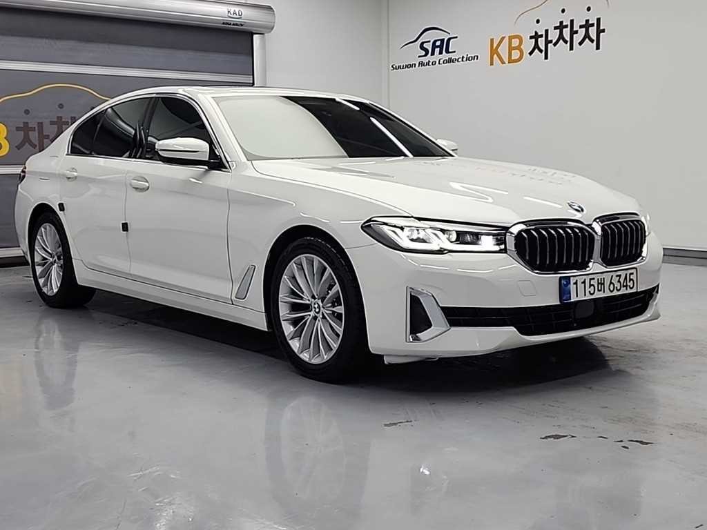 BMW 5시리즈 5시리즈 (G30) 520i 럭셔리 이미지 4