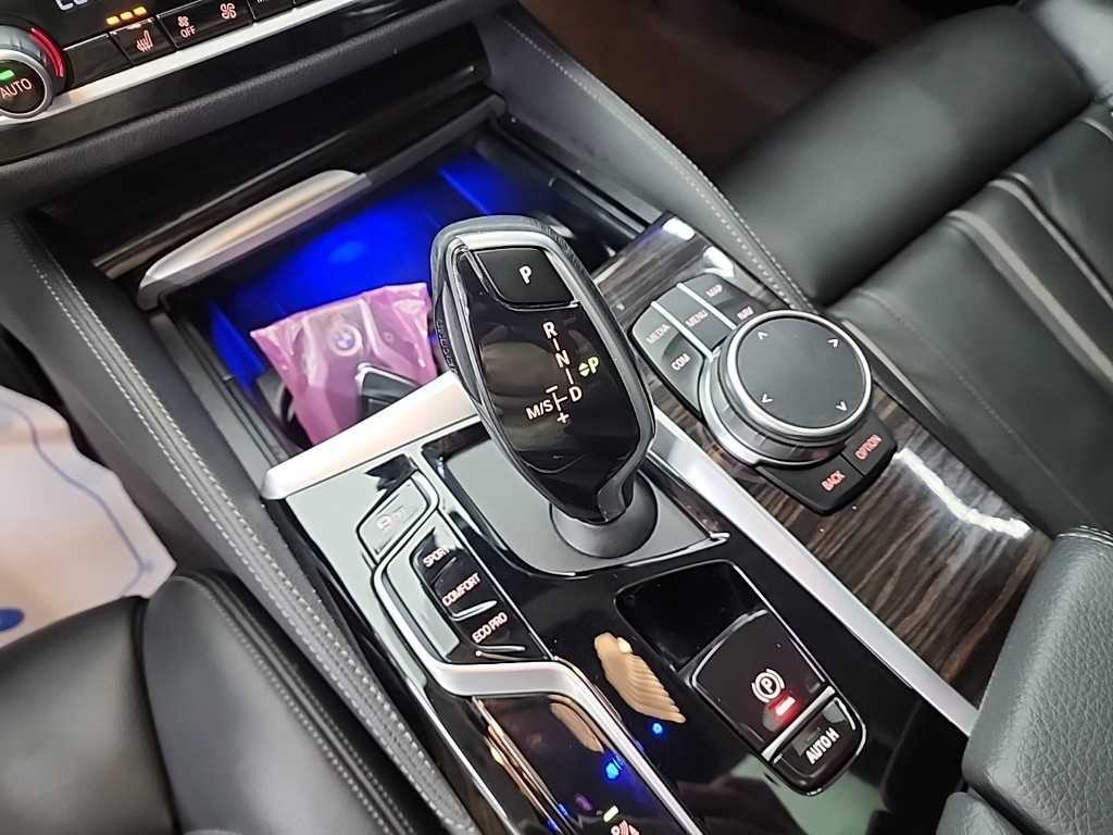 BMW 5시리즈 5시리즈 (G30) 520i 럭셔리 이미지 8