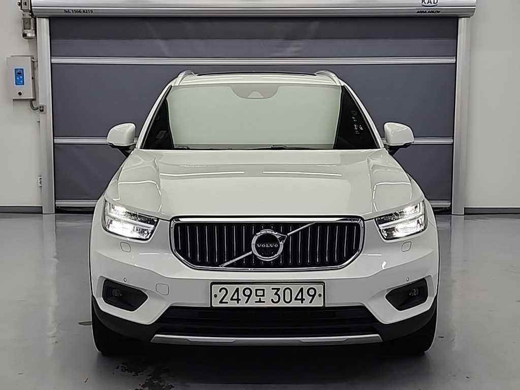 볼보 XC40 T4 4WD 인스크립션 이미지 2