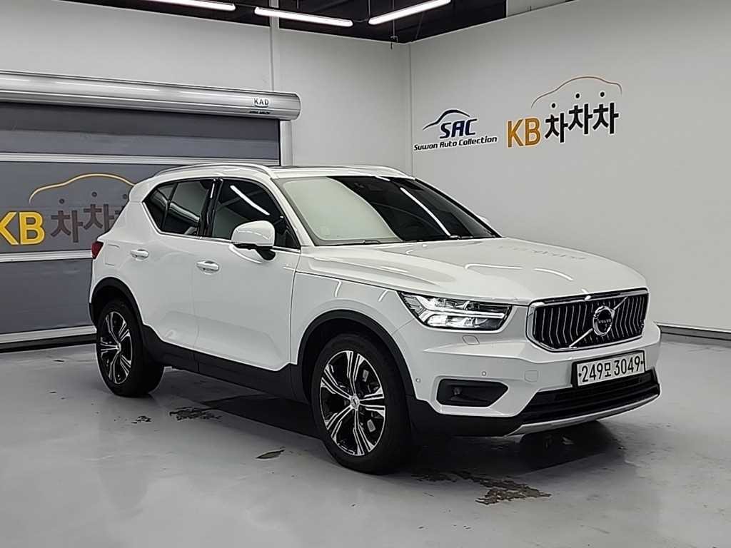 볼보 XC40 T4 4WD 인스크립션 이미지 4