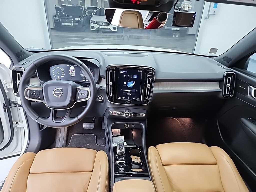 볼보 XC40 T4 4WD 인스크립션 이미지 6