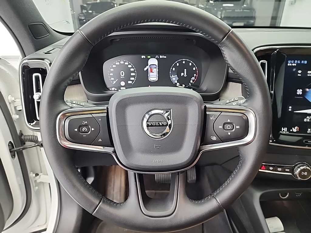 볼보 XC40 T4 4WD 인스크립션 이미지 8