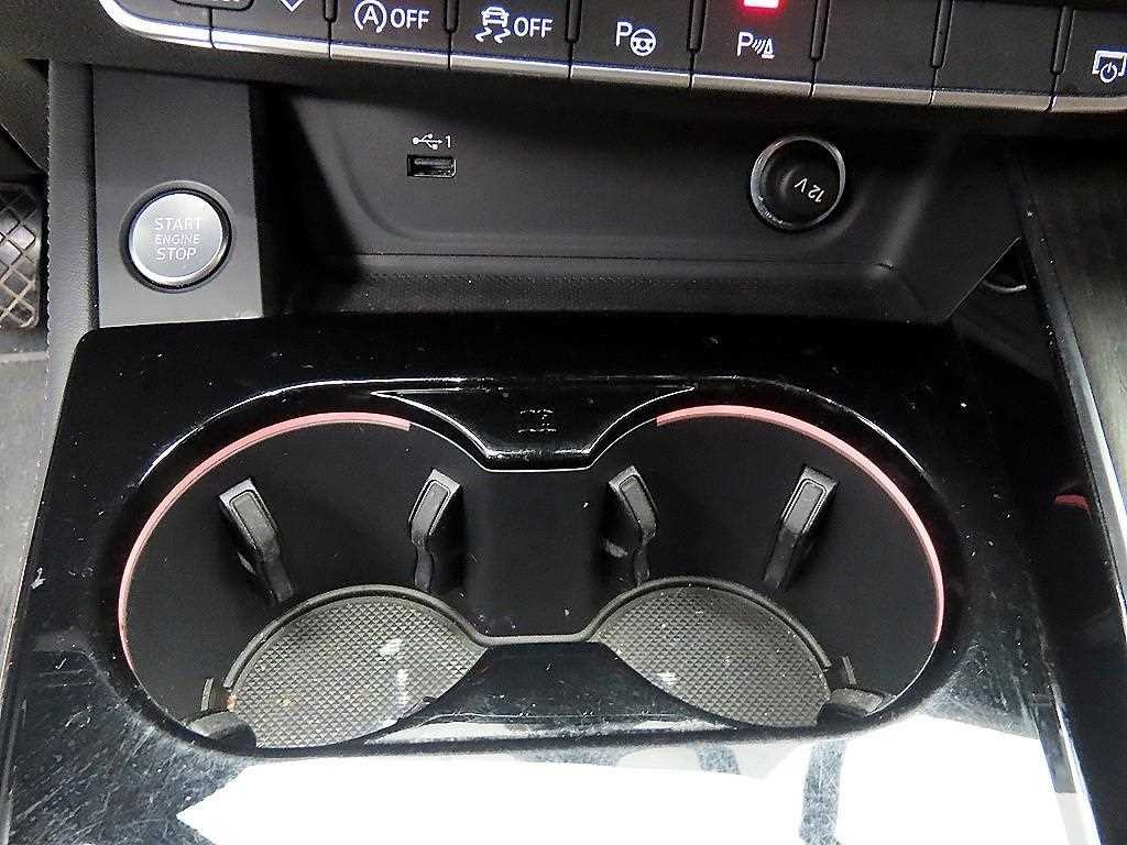 아우디 A4 A4 (B9) 45 TFSI 콰트로 프리미엄 이미지 12