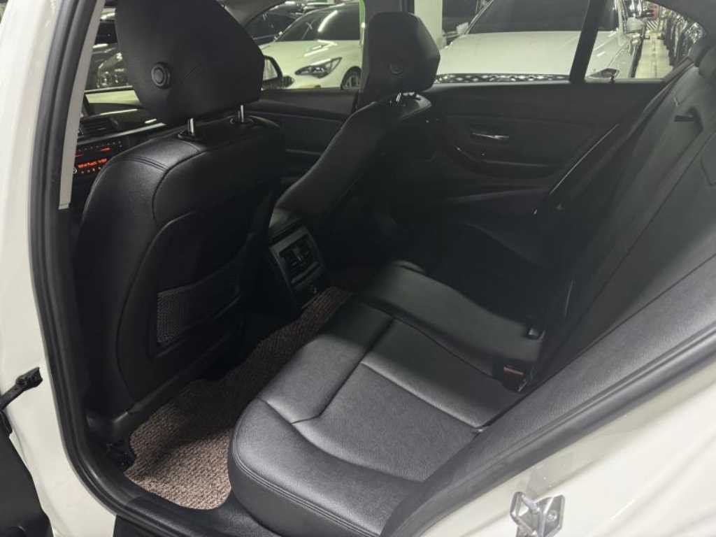 BMW 3시리즈 3시리즈 (F30) 320d 이미지 6