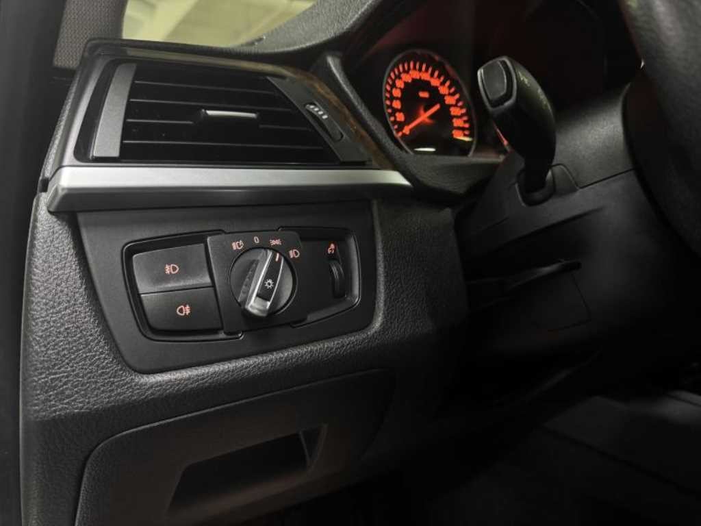 BMW 3시리즈 3시리즈 (F30) 320d 이미지 8