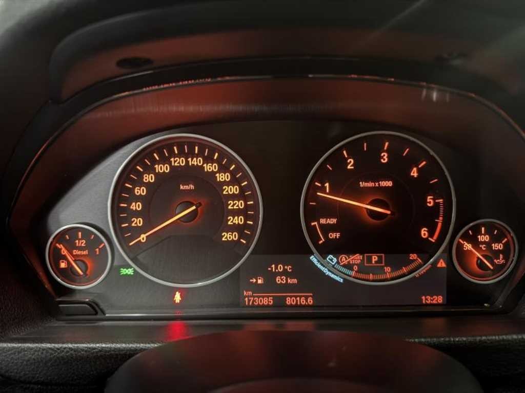BMW 3시리즈 3시리즈 (F30) 320d 이미지 9