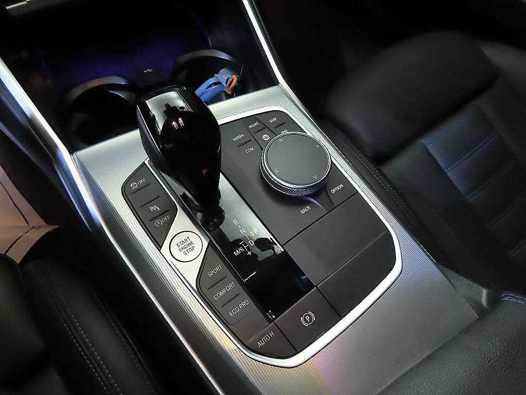 BMW 3시리즈 3시리즈 (G20) 320d 투어링 M 스포츠 이미지 12