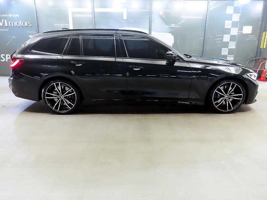BMW 3시리즈 3시리즈 (G20) 320d 투어링 M 스포츠 이미지 3