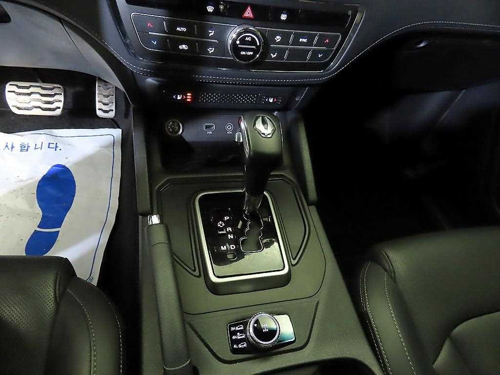 KG모빌리티(쌍용) 렉스턴 렉스턴 스포츠 칸 디젤 2.2 4WD 프로페셔널 S 이미지 12
