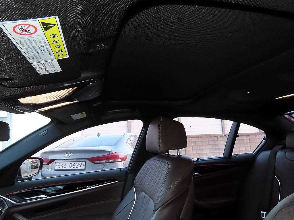BMW 5시리즈 5시리즈 (G30) 520d xDrive M 스포츠 플러스 이미지 17