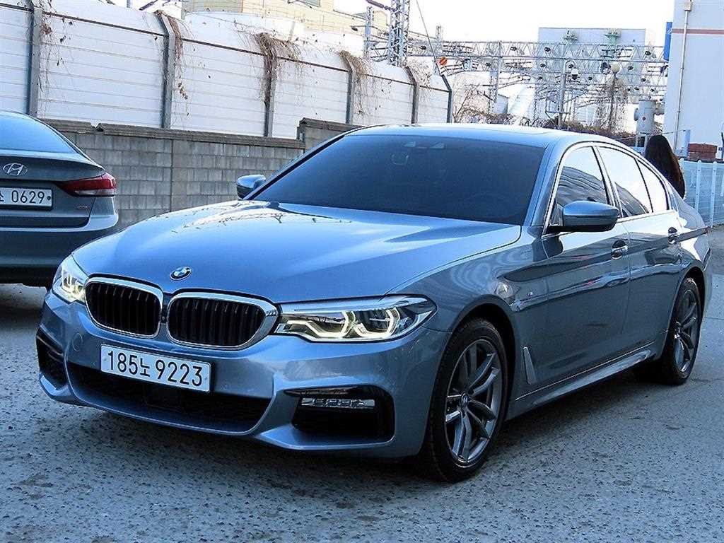 BMW 5시리즈 5시리즈 (G30) 520d xDrive M 스포츠 플러스 이미지 2