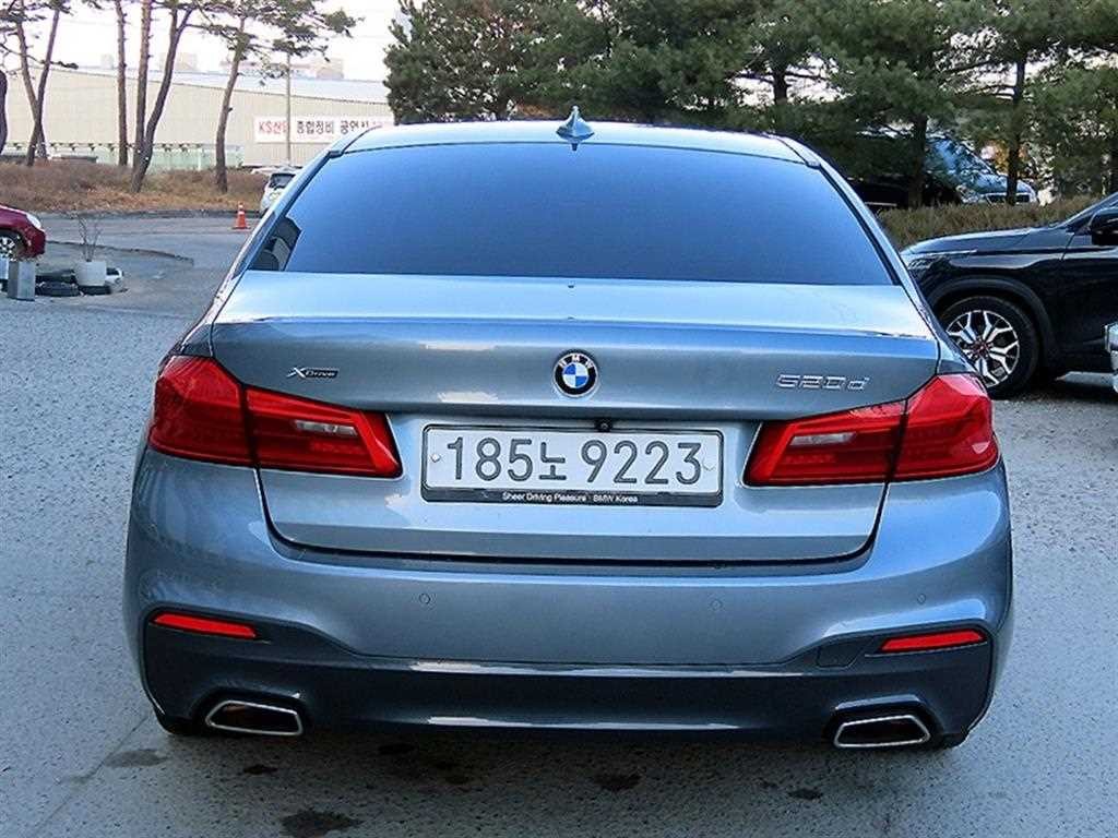 BMW 5시리즈 5시리즈 (G30) 520d xDrive M 스포츠 플러스 이미지 4